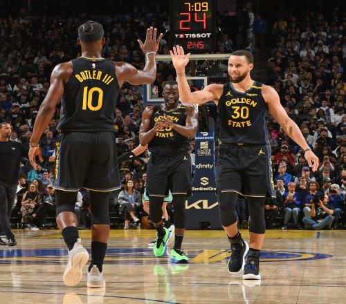 曼城vs勒沃库森：马尔穆什搭档萨维尼奥，哈兰德替补待命（曼城对阵勒沃库森：马尔穆什携手萨维尼奥，哈兰德替补蓄势待发）