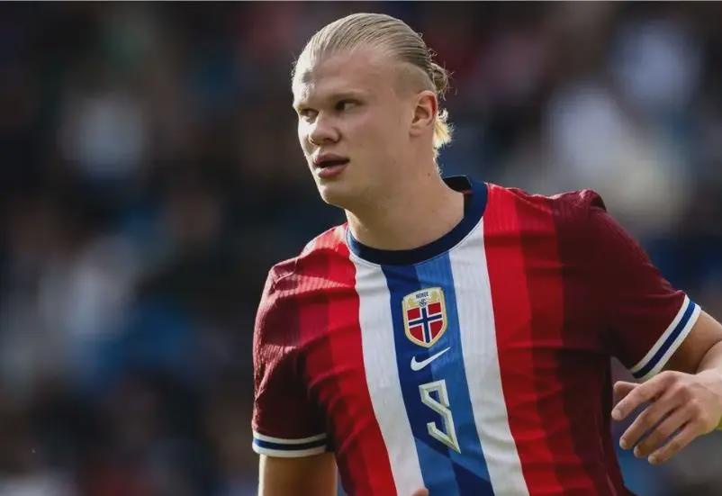 哈里斯半场高效表现，助力球队领先（哈里斯半场高效输出，助球队建立领先优势）