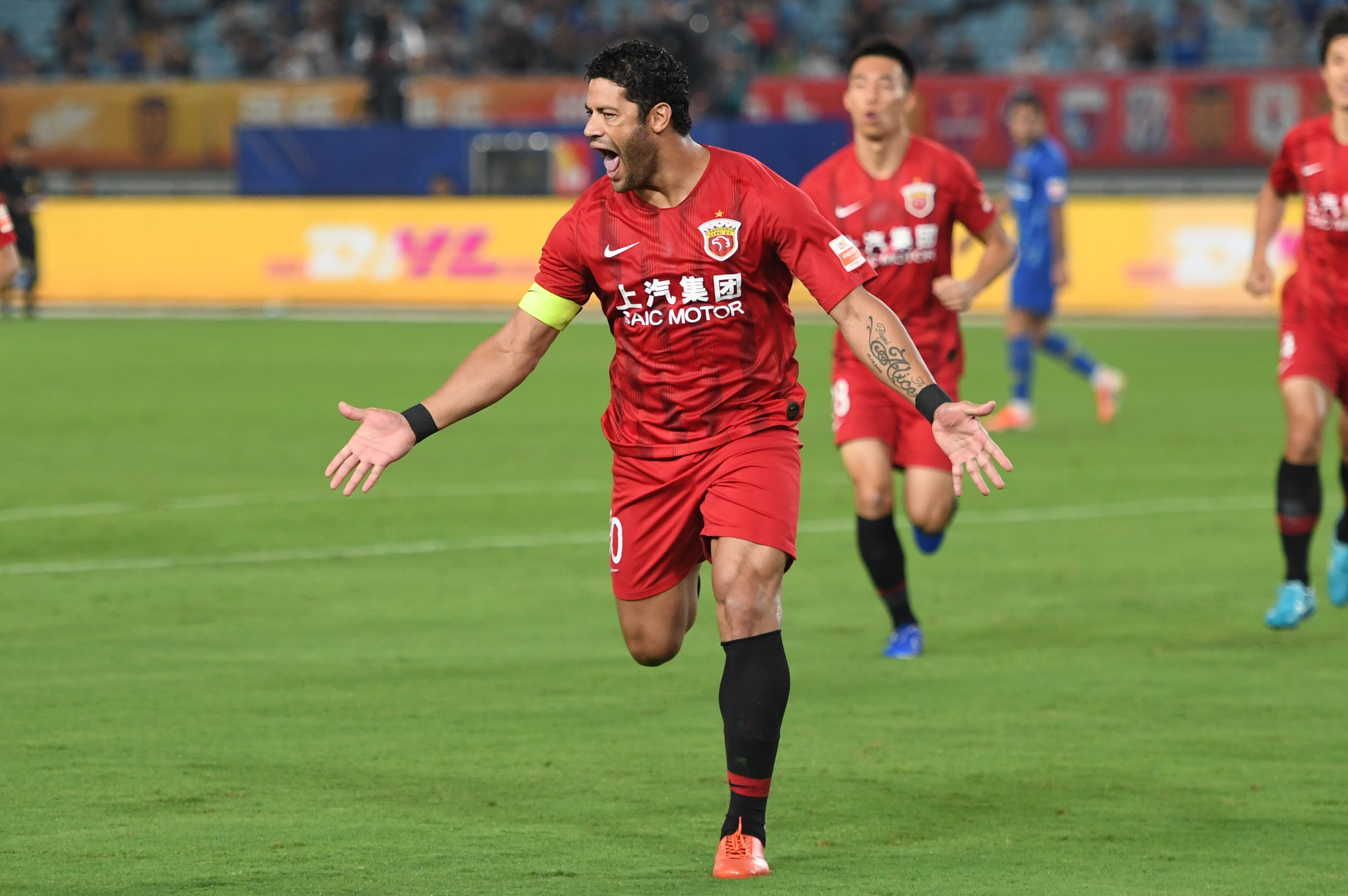 世体：马竞雨中训练备战莱万特，穆索和冈萨雷斯回归球队（世体：雨中备战莱万特，马竞迎穆索与冈萨雷斯归队）