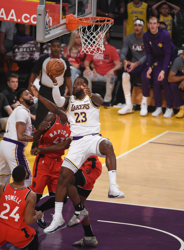 乒乓球混团世界杯：国乒8-0克罗地亚，莎头组合出战拿分（混团世界杯国乒8-0完胜克罗地亚，莎头组合亮相建功）