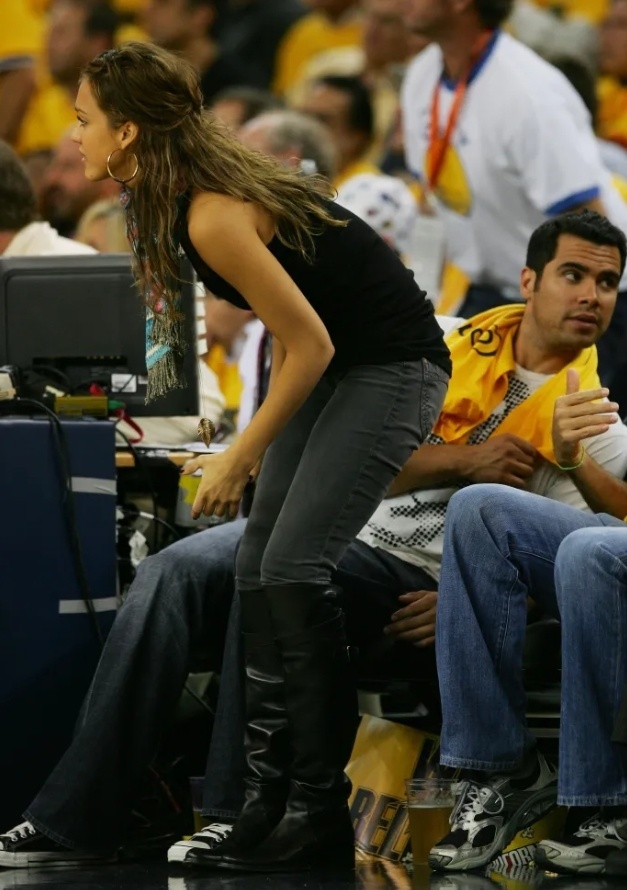 西班牙客战格鲁吉亚：费兰、梅里诺、库巴西首发，KK出战（西班牙客场挑战格鲁吉亚：费兰、梅里诺、库巴西首发，KK出场）