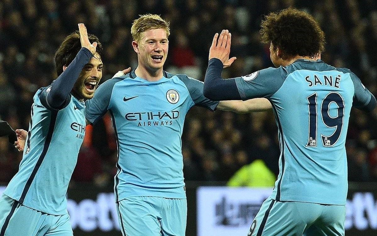 凯恩：我可以拿金球奖，通常需赢得世界杯或欧冠才能实现（凯恩称有望问鼎金球：通常得先赢下世界杯或欧冠）