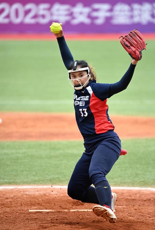 英超-维尔茨造乌龙范迪克致丢球 利物浦1-1桑德兰（英超：维尔茨迫使对手乌龙，范迪克失误送礼，利物浦1-1战平桑德兰）