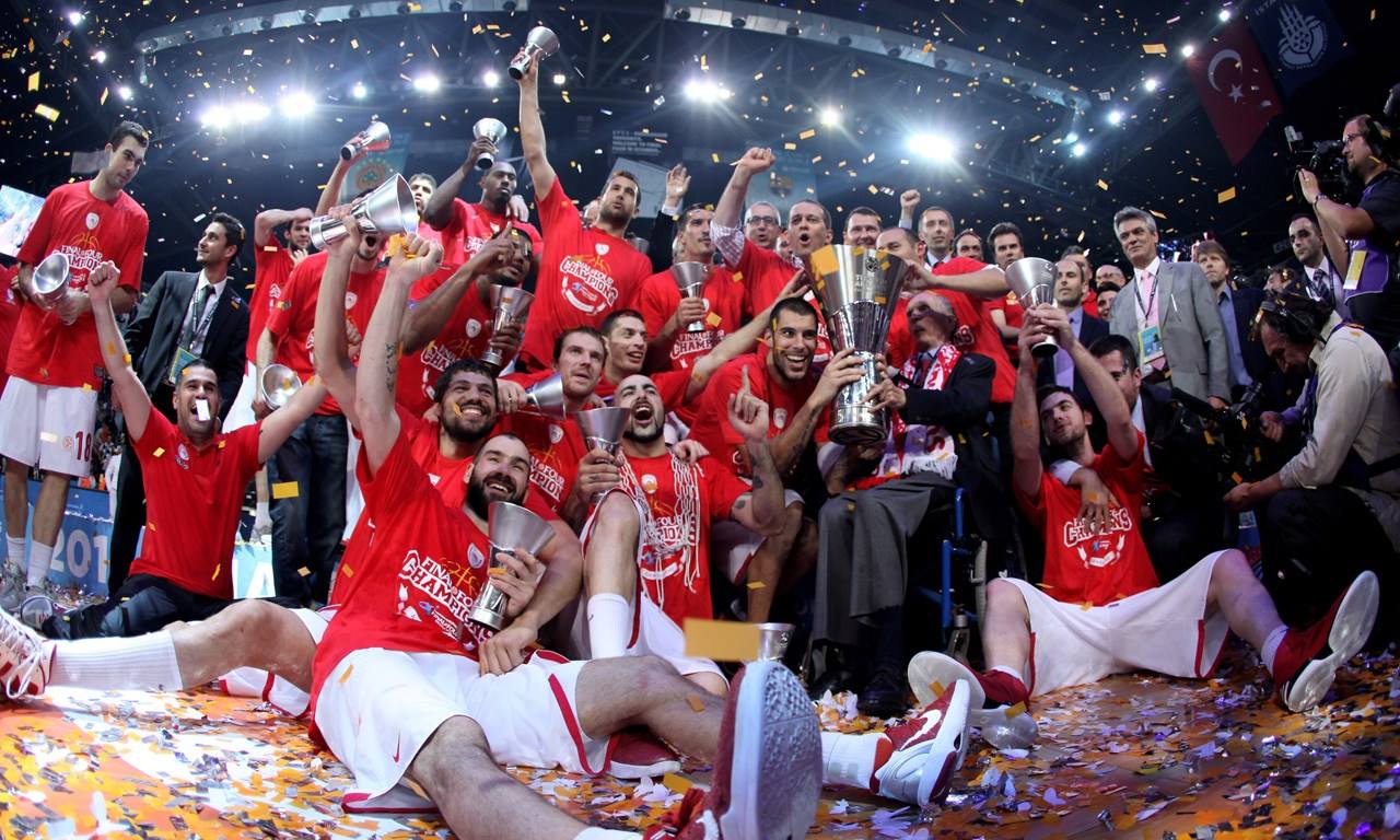 国王主帅谈蒙克交易流言：希望他能履行完合同，但我说了不算（国王主帅回应蒙克交易传闻：希望他履行合同留队，但最终决定不由我）