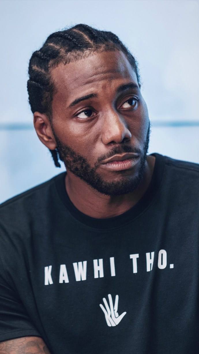 动作过大！约翰逊突破被段睿骐直接拽翻在地 后者违体（对抗过猛！约翰逊突破遭段睿骐拉拽摔倒，判罚违体犯规）