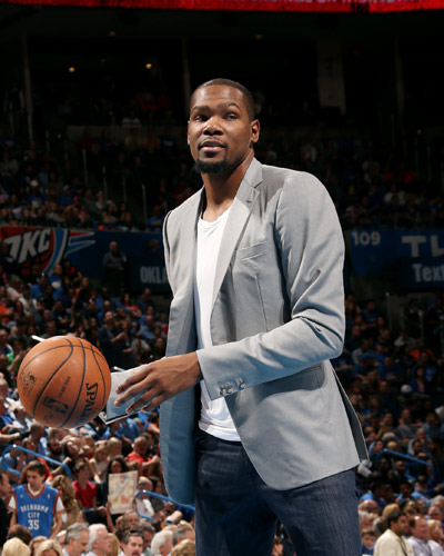 恩比德：赛季初的身体问题现在感觉好了很多 在进攻端更加自如了（恩比德称开季身体问题已大为缓解，进攻端更自如）