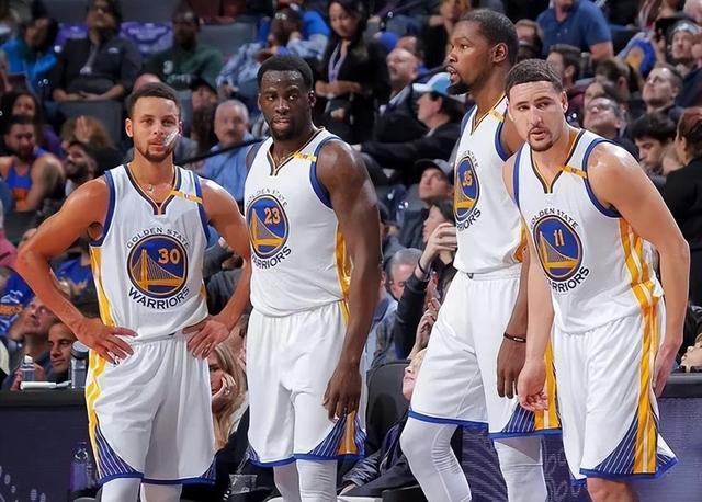 荷兰足协官方：小克鲁伊维特因伤缺战立陶宛，已经返回俱乐部（荷兰足协通报：小克鲁伊维特伤缺战立陶宛，已返回俱乐部）