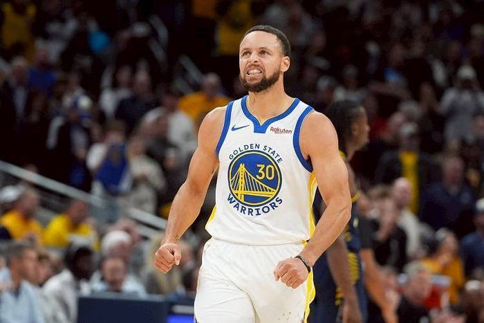 因净胜球劣势不幸降级！官方：熊本深红主帅大木武离任（净胜球落后遗憾降级，官方宣布熊本深红主帅大木武卸任）