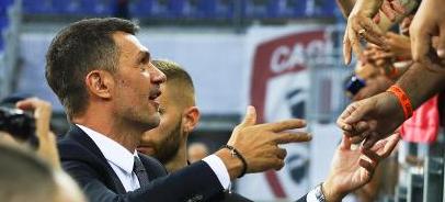 欧文突破防守送出关键助攻（欧文强突撕裂防线送出关键一传）