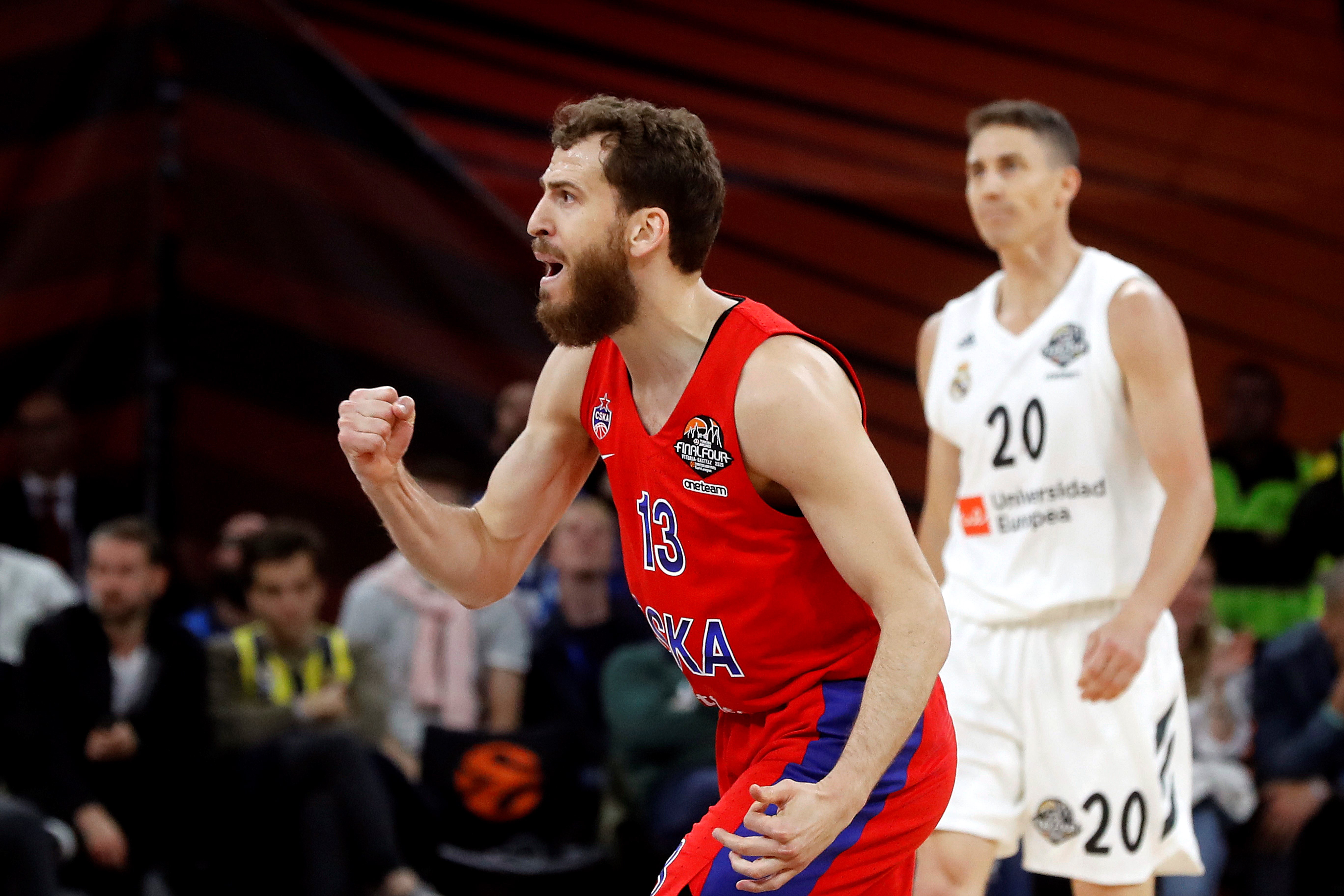 澳超战报：怀特替补造两球，十人阿德莱德联4-1墨尔本城（澳超赛报：怀特替补两次参与破门，十人阿德莱德联4比1击败墨尔本城）