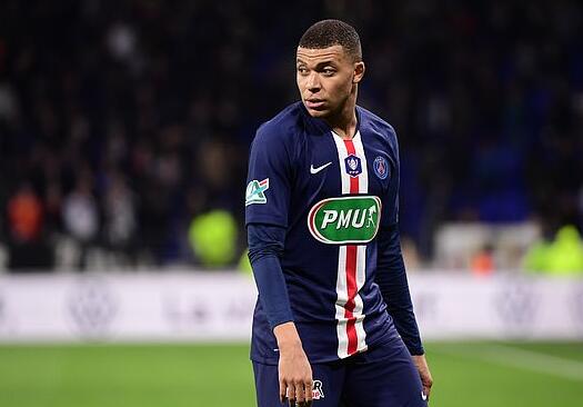 队报：奥纳西的俱乐部生涯不顺，不过却是摩洛哥不可或缺的球员（队报：俱乐部境遇不佳，奥纳西仍是摩洛哥阵中的关键人物）