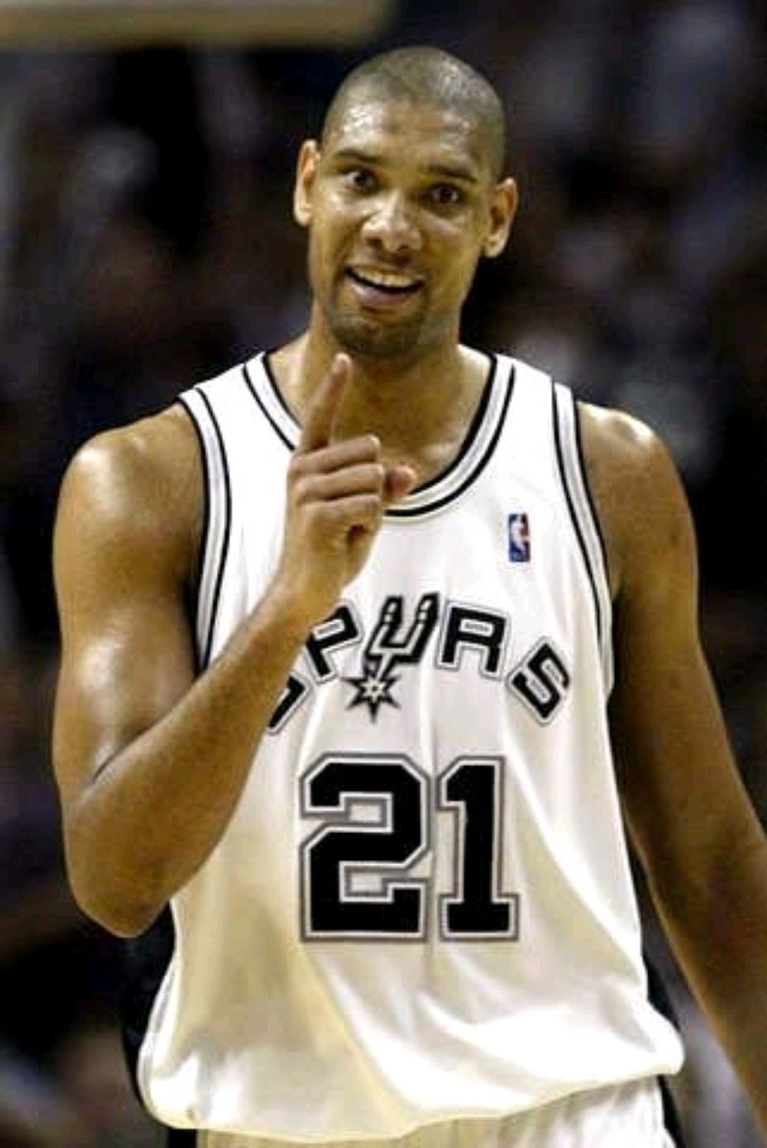 伊森的多面防守能力展现无遗（伊森全面防守实力尽显）