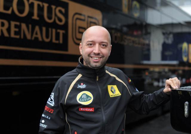 小卡纳瓦罗：在我哥光环下成长压力很大；我始终爱着那不勒斯（小卡纳瓦罗：哥哥光环带来重压，我对那不勒斯的爱始终如一）