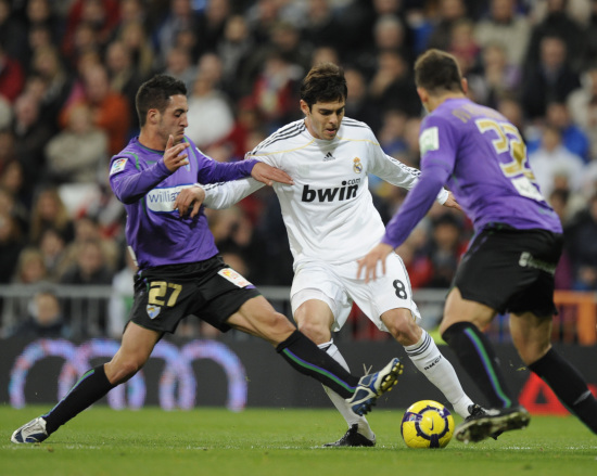 拒绝续约！武汉三镇顶薪留不住前恒大国脚，北京国安有望成新下家（前恒大国脚拒续约武汉三镇，顶薪难挽留，北京国安或成新东家）