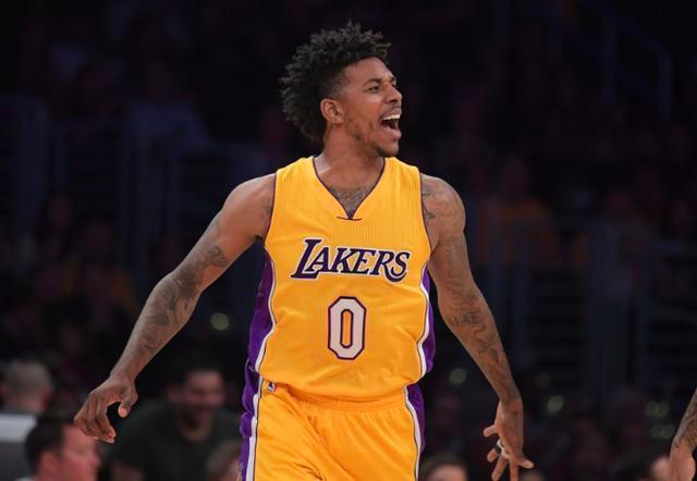 欧冠第4轮前瞻：双战术体系的博弈，两位神锋大战“群狼”（欧冠第4轮前瞻：两套战术正面碰撞，双神锋硬撼群狼）