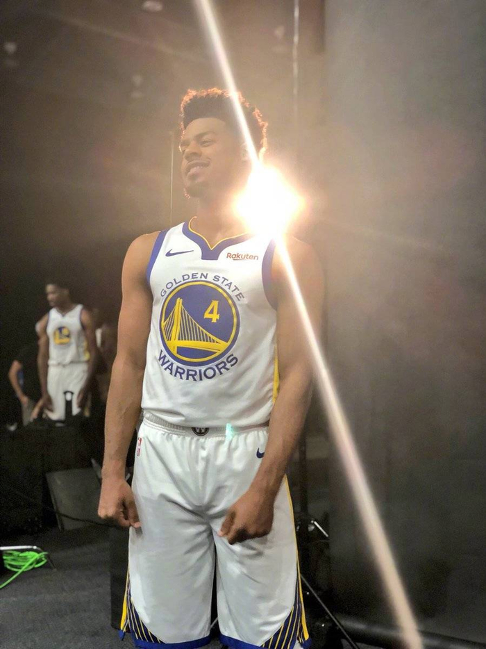 意媒：AC米兰将和罗马在冬窗争夺齐尔克泽（意媒：AC米兰与罗马冬窗竞夺齐尔克泽）