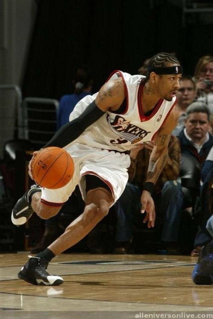 替补戴帽，凯恩当选斯图加特vs拜仁全场最佳球员（凯恩替补上演帽子戏法，当选斯图加特对拜仁全场最佳）