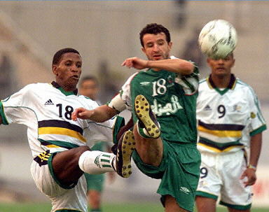 意甲半场：伊萨克森、厄德高破门，拉齐奥1-1博洛尼亚（半场战报：伊萨克森、厄德高建功，拉齐奥暂1-1博洛尼亚）